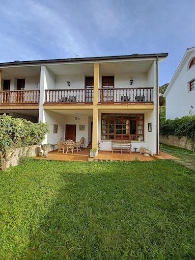 se vende chalet pareado cerca de playa en nueva de llanes